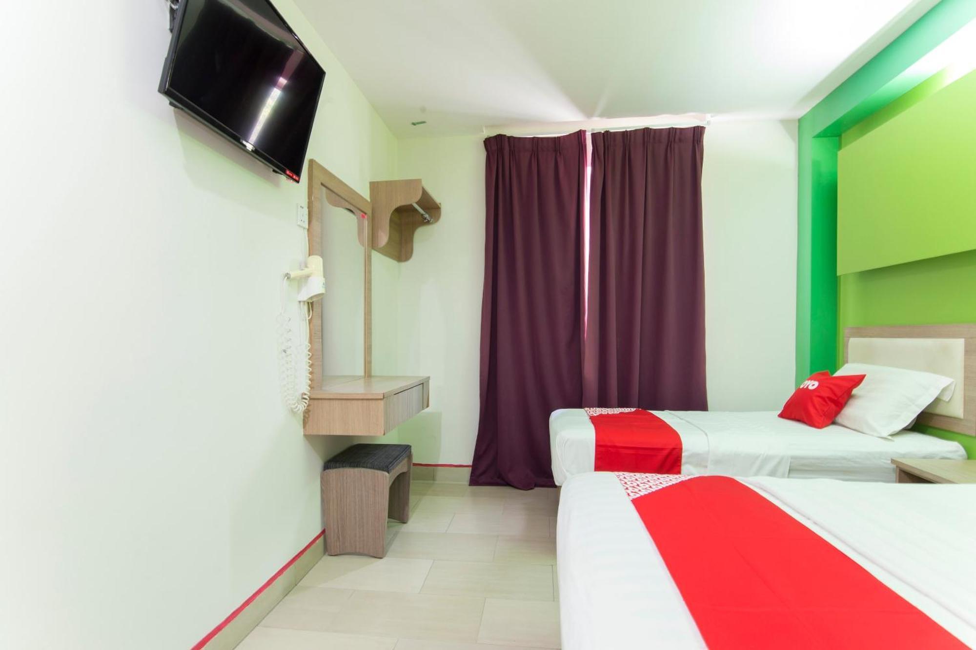 Valley View Hotel Lumut Eksteriør billede